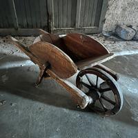 Cariola in legno vintage