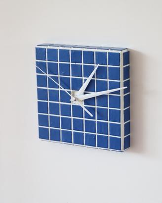 Orologio blu piastrellato da parete o tavolo