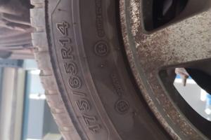 Gomme semi nuove