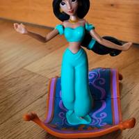 Jasmine con il suo tappeto magico. Disney