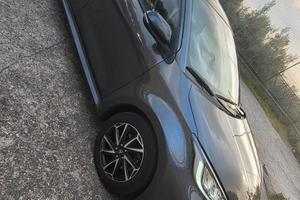 Toyota yaris hybrid 1.5 lounge