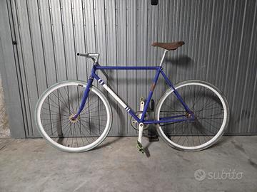 bicicletta scatto fisso fixed