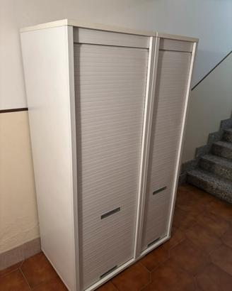 Mobile a serrandina bianco con ripiani regolabili