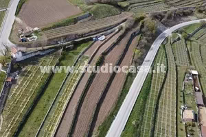 Terreno di 2538 m² a Isera