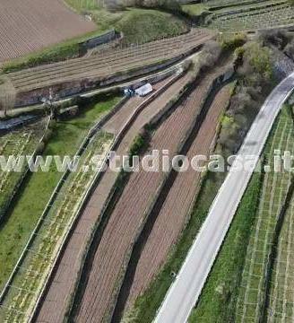 Terreno di 2538 m² a Isera