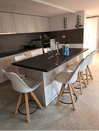 Isola da cucina con 7 sedie