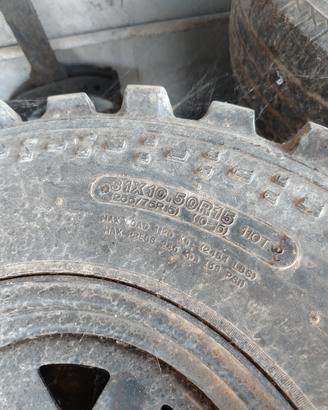 gomme 31 10.50 15 255/75/15