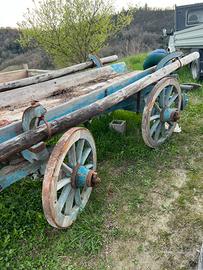 Carro carretto antico in legno