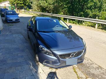 Volvo V40 D2