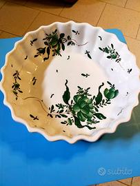 Ciotola in ceramica decorativa con motivi floreali