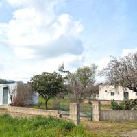Lamia da ristrutturare con terreno di 2.095 mq