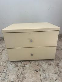 Comodino con due cassetti