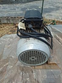 motore elettrico 2.2 kv 220 volt