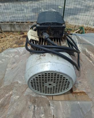 motore elettrico 2.2 kv 220 volt