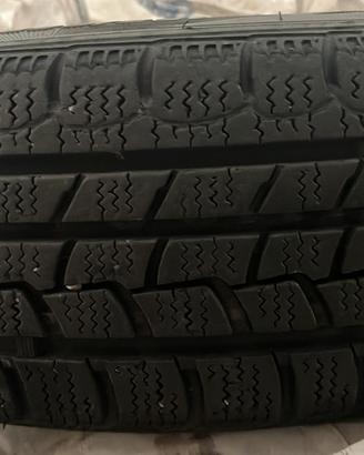 Pneumatici invernali 155/65 R14