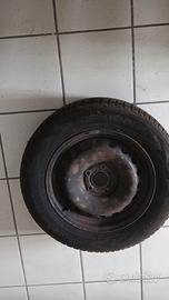 cerchi 16 pollici con gomme da neve nokian
