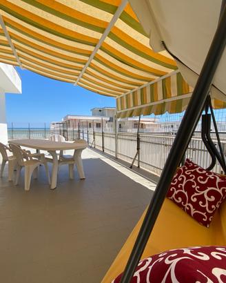 Attico vista mare, con 100 m2 di terrazzo