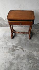 tavolino con cassetto 