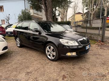 SKODA Octavia 2.0 TDI FAP Wagon Elegance