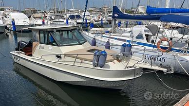 Boston whaler revenge 25