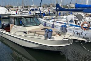 Boston whaler revenge 25