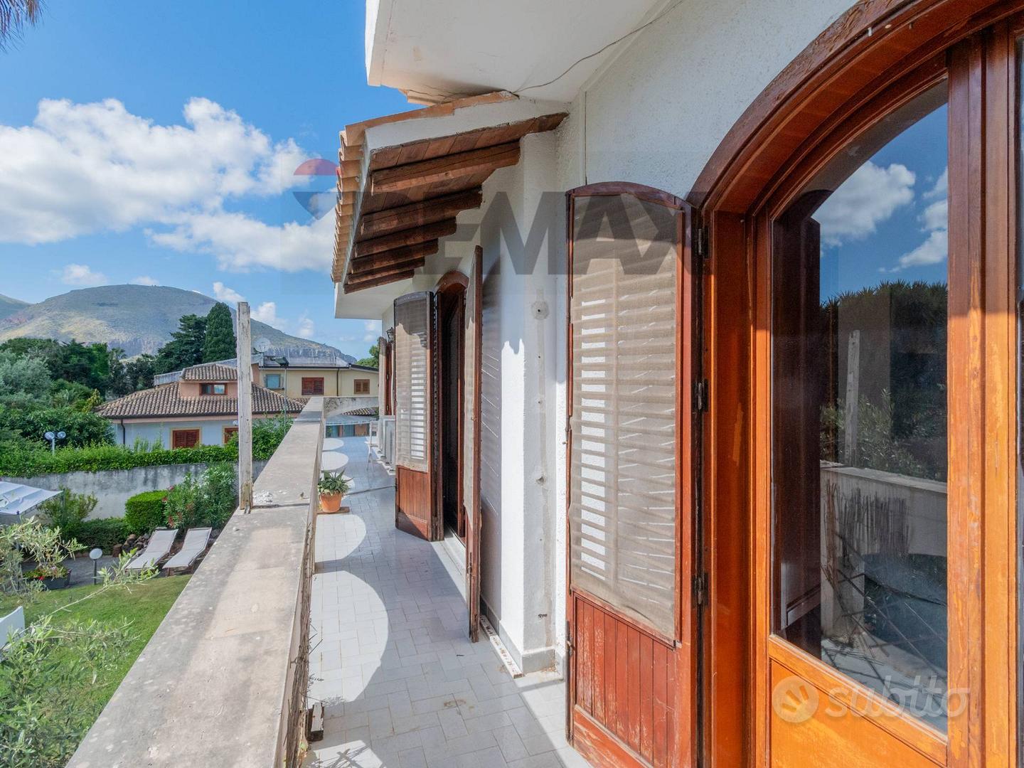 Villa singola - Palermo - Vista 3