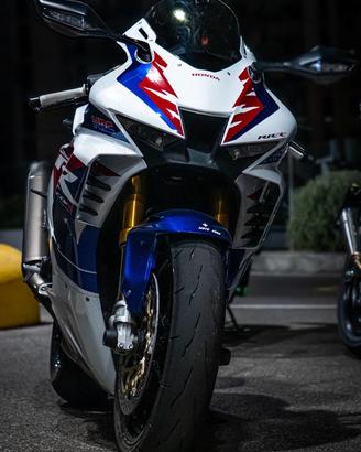 Cbr 1000 rr-r sp 30th anniversario