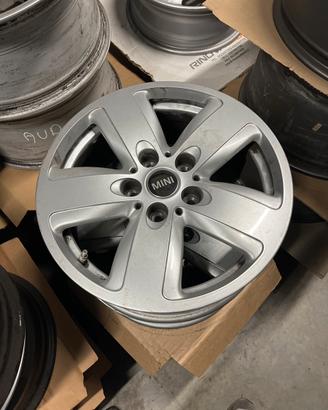 Cerchi in lega 16’ con sensori per Mini Clubman