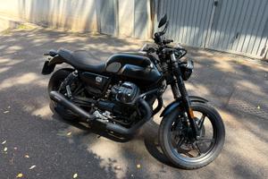 Moto Guzzi v7 stone IV 2021 21k km