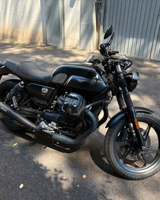 Moto Guzzi v7 stone IV 2021 21k km