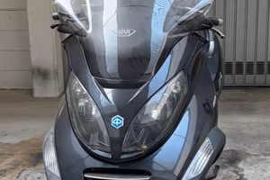 Piaggio MP3 250 LT