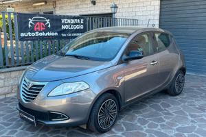 Lancia Ypsilon 1.2 69 CV 5 porte Platinum adatta n