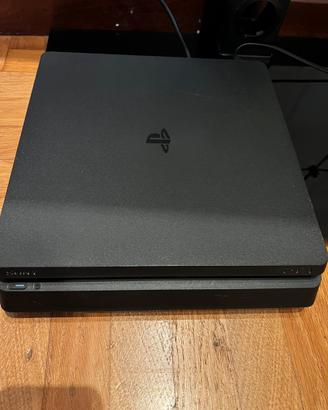 PS4 slim + controller + 2 giochi