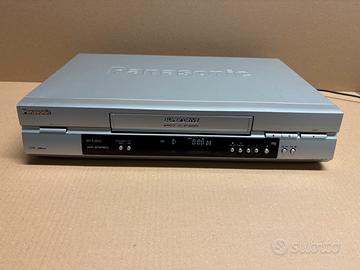 MERAVIGLIOSO VIDEOREGISTRATORE VHS PANASONIC