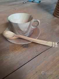 Oggetti artigianali in legno lavorati a tornio