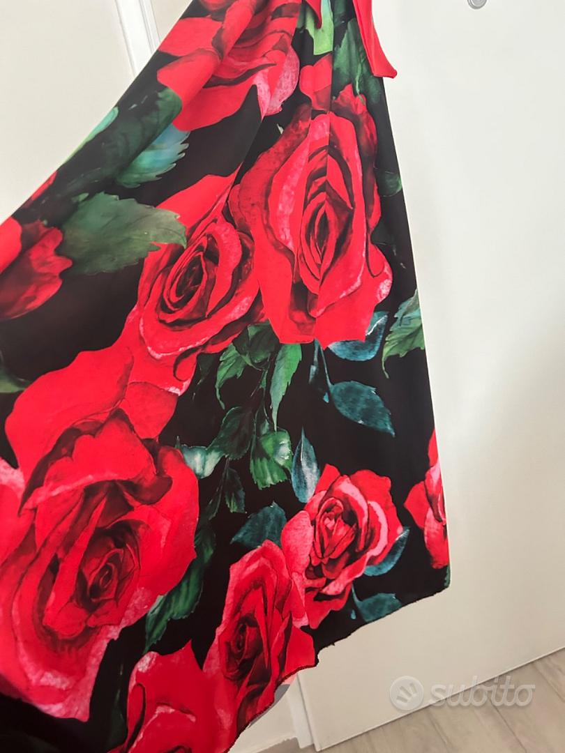 Vestito nero con rose on sale rosse