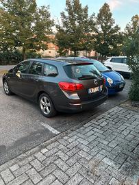 Opel Astra 2012