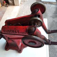 attrezzo vintage per calzolaio