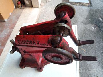 attrezzo vintage per calzolaio