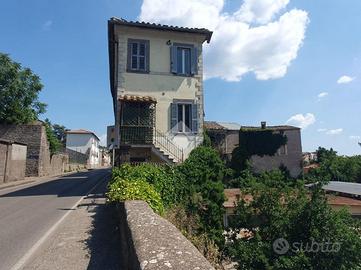 3 LOCALI A VITERBO