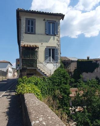 3 LOCALI A VITERBO