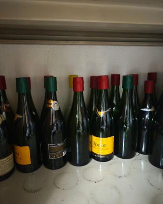 Bottiglie vino vuote e damigiane