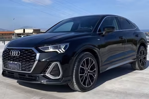 Audi Q3 SPB S line interno ed esterno 2.0 TDI...
