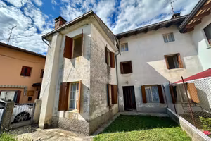 CASA IN CORTE IN PIENO CENTRO