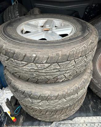Cerchi in lega 16’ e gomme Dunlop