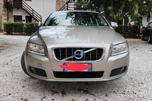 VOLVO V70 2.0D