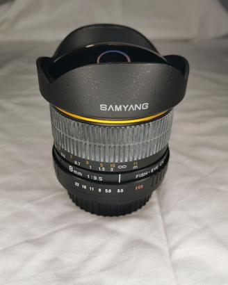 Samyang 8mm attacco Canon