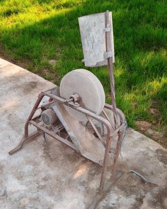 Mola ad acqua elettrica vintage