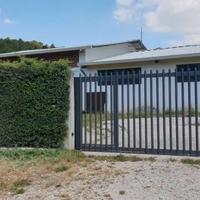 Capannone con terreno