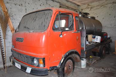 Iveco nc 40 del 1986 con botte trasporto latte